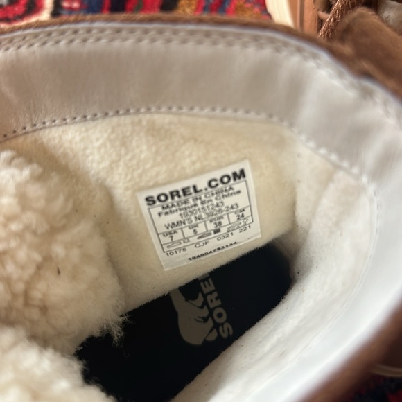 Sorel winter boots size 7 - Picture 4 of 5
